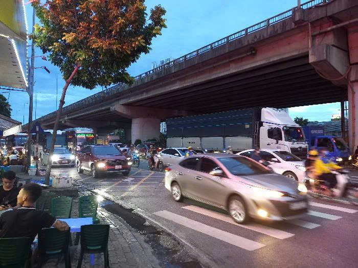 Bán nhà mặt phố Giải Phóng - Kinh doanh sầm uất ngày đêm - 37m2 nhỉnh 3 tỷ